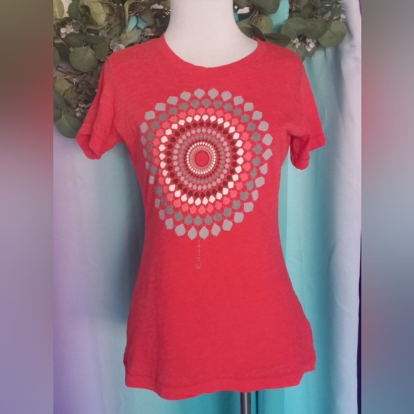 Columbia Red Geo  Graphic T-Shirt - Picture 1 of 4